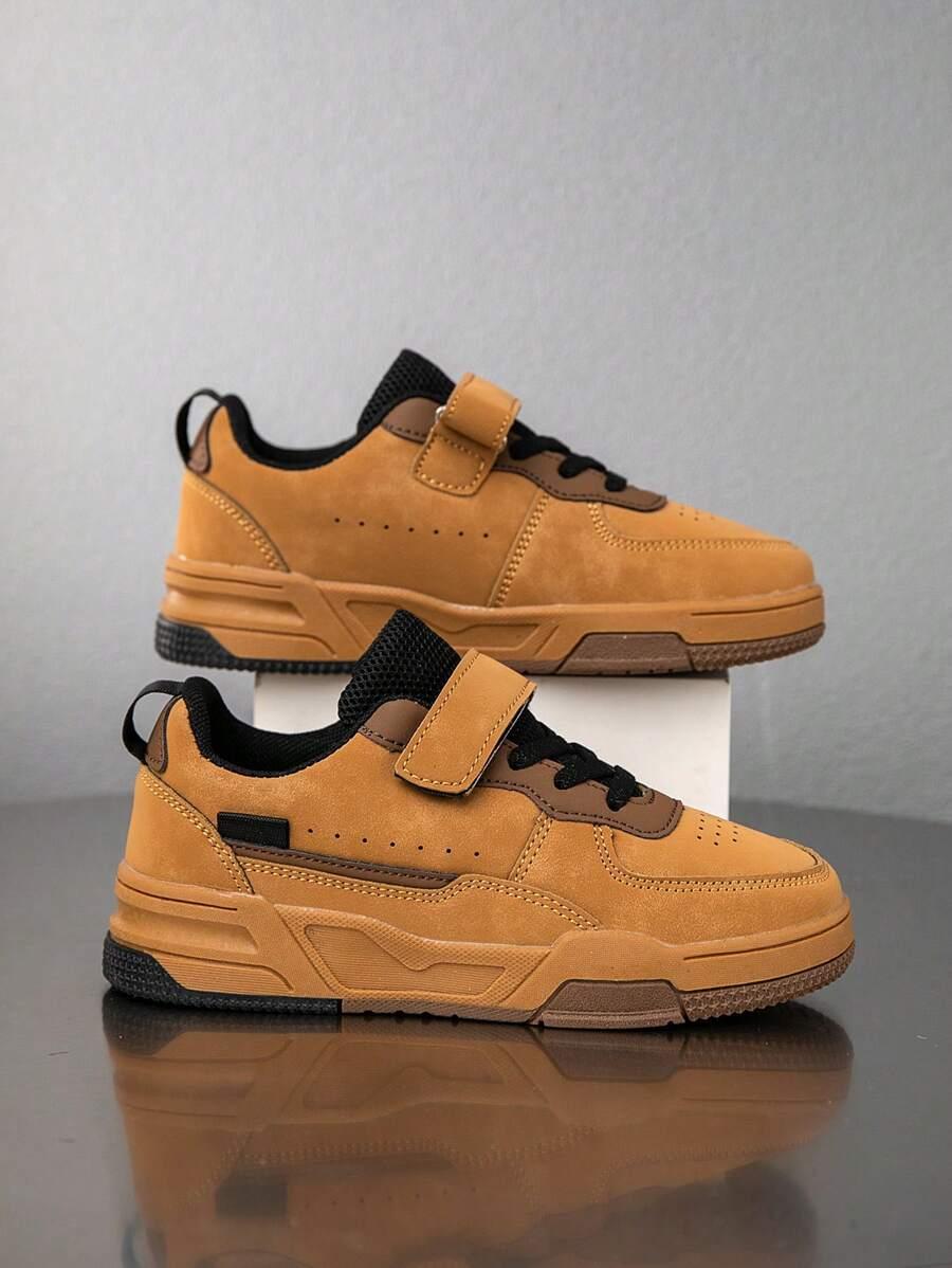 brązowe buty sportowe 