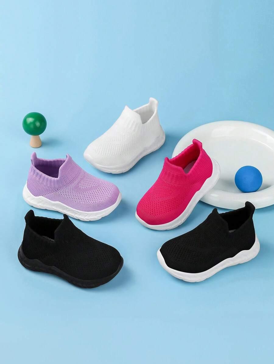 czarne buty sportowe