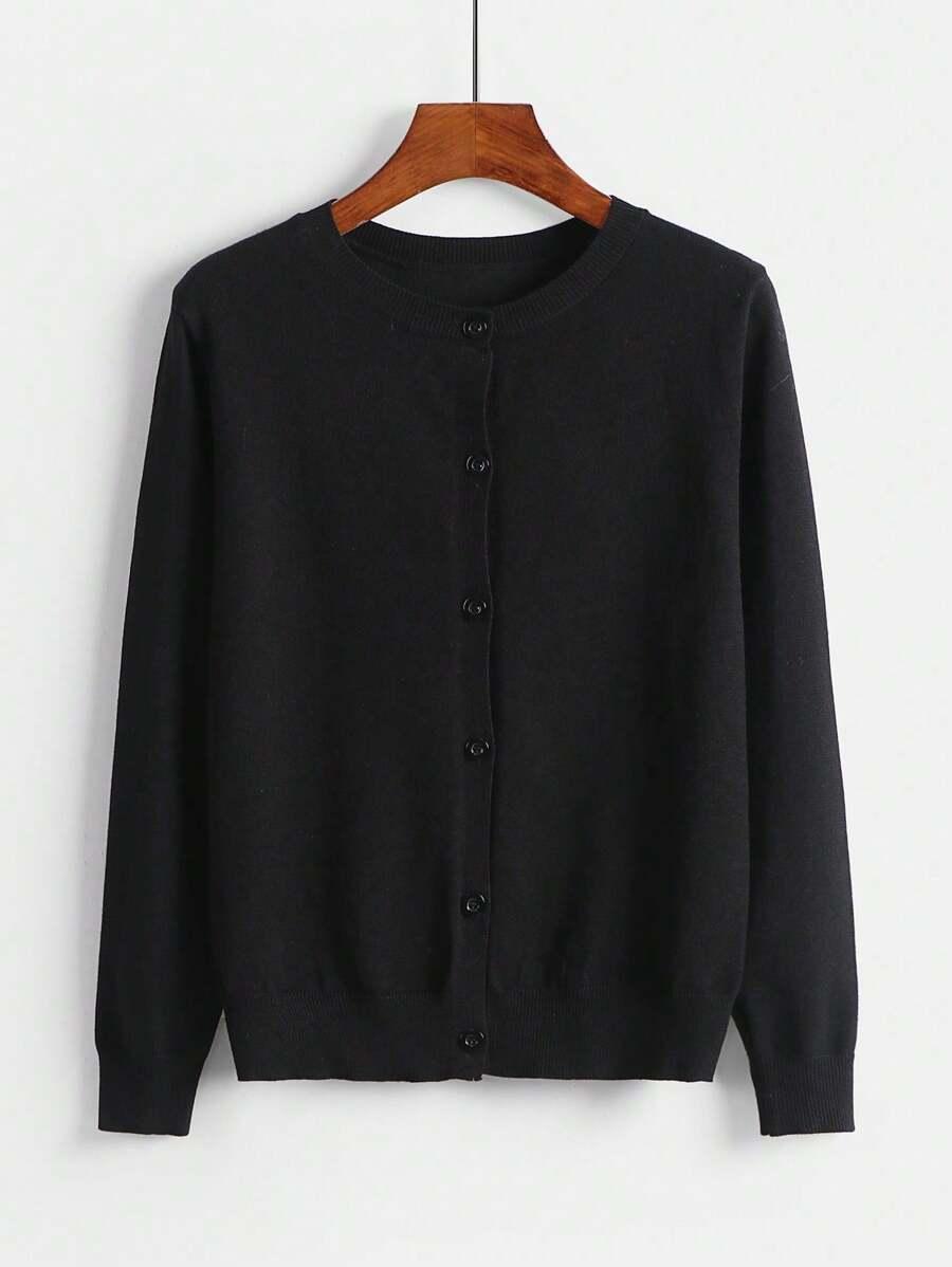 czarny sweter guziki