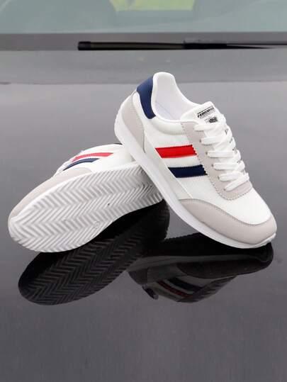 kolorowe buty sportowe 