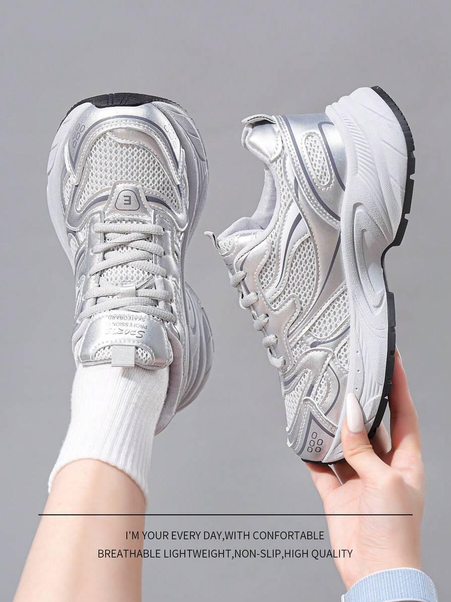 sznurowane buty sportowe