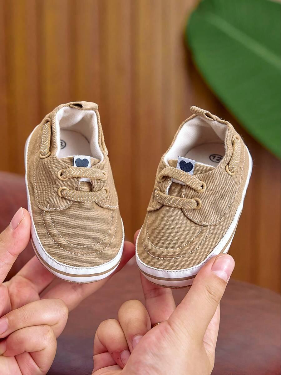wsuwane beżowe buty