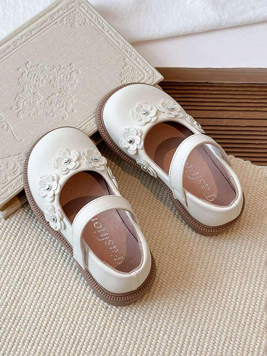BUTY DZIECIĘCE ZDOBIENIE 