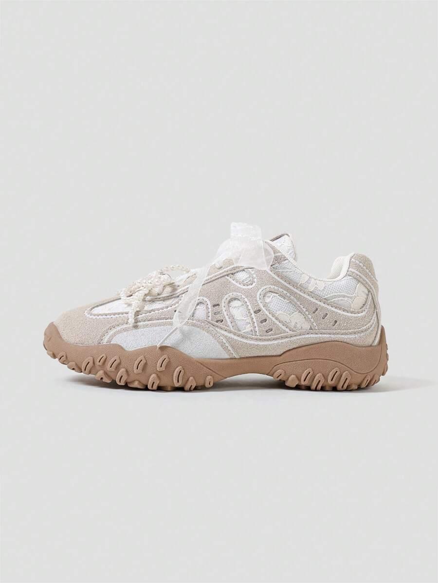 BUTY SPORTOWE ZDOBIENIA