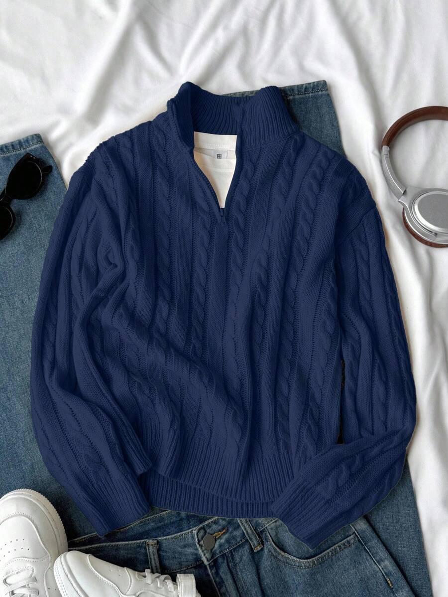 granatowy dzianinowy sweter 