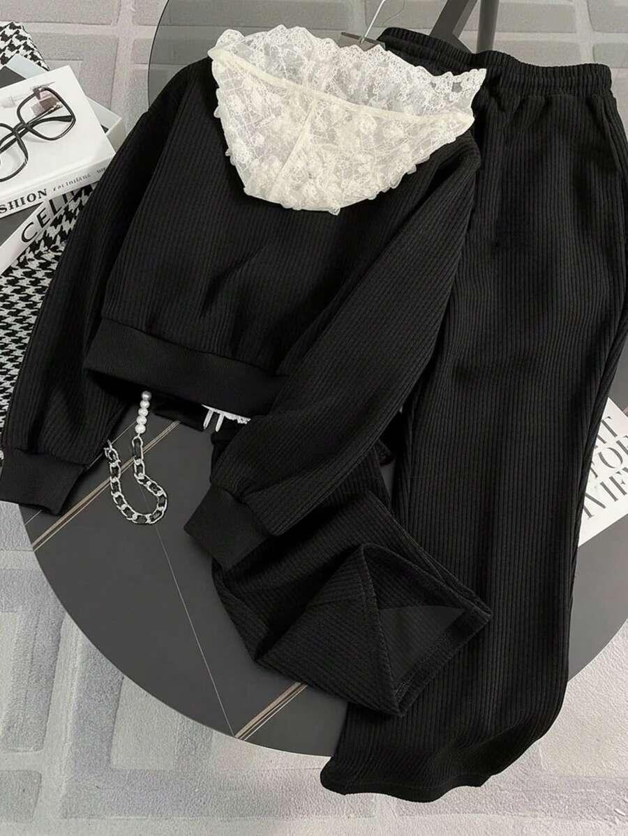 CZARNA BLUZA Z KAPTUREM