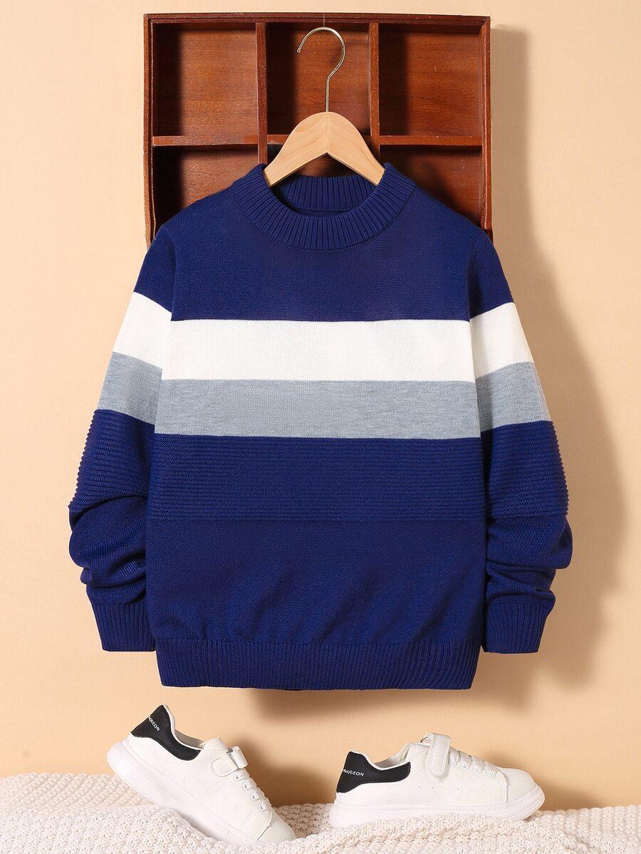 niebieski sweter paski