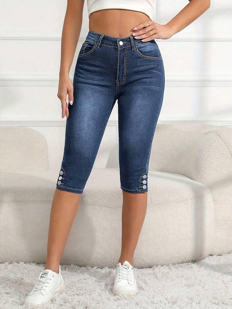 granatowe spodnie jeans