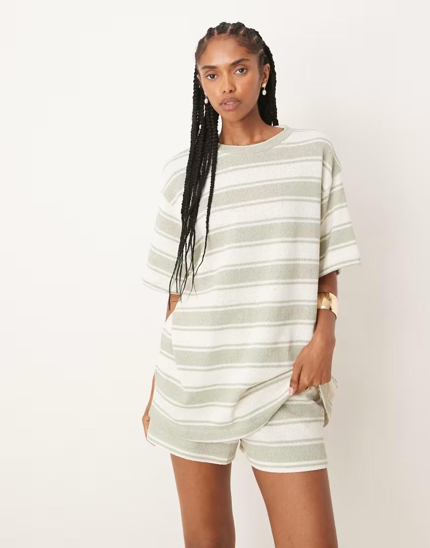 dzianinowy t-shirt w paski