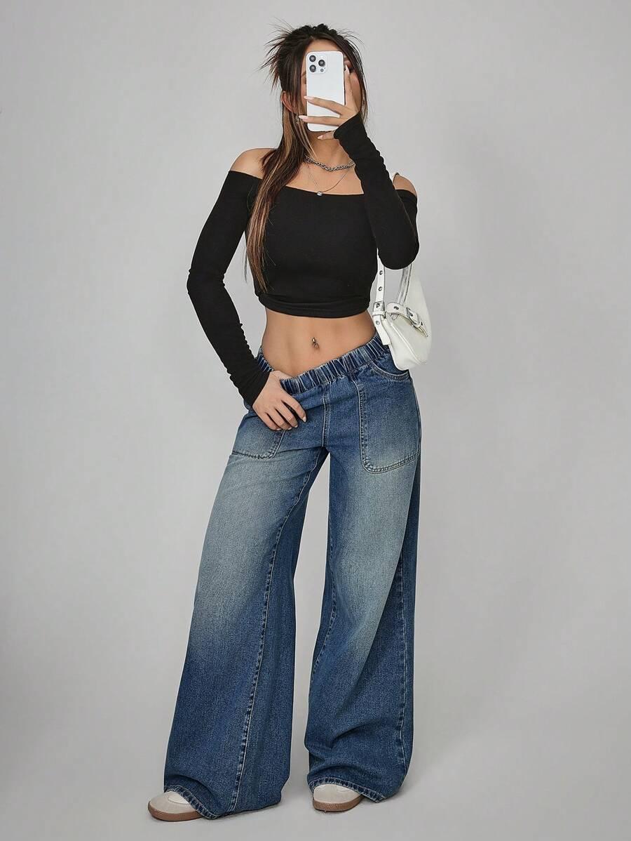 niebieskie spodnie jeans