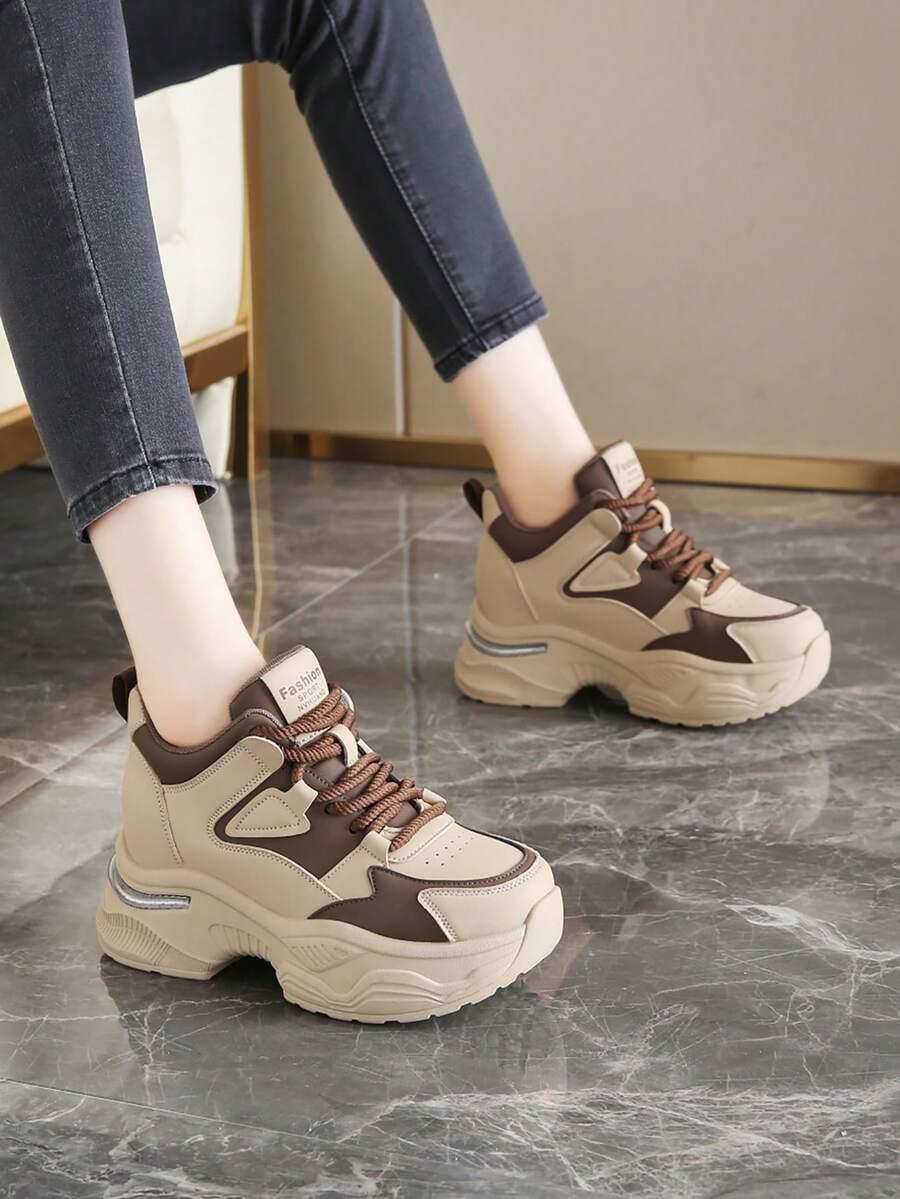 sznurowane buty sportowe