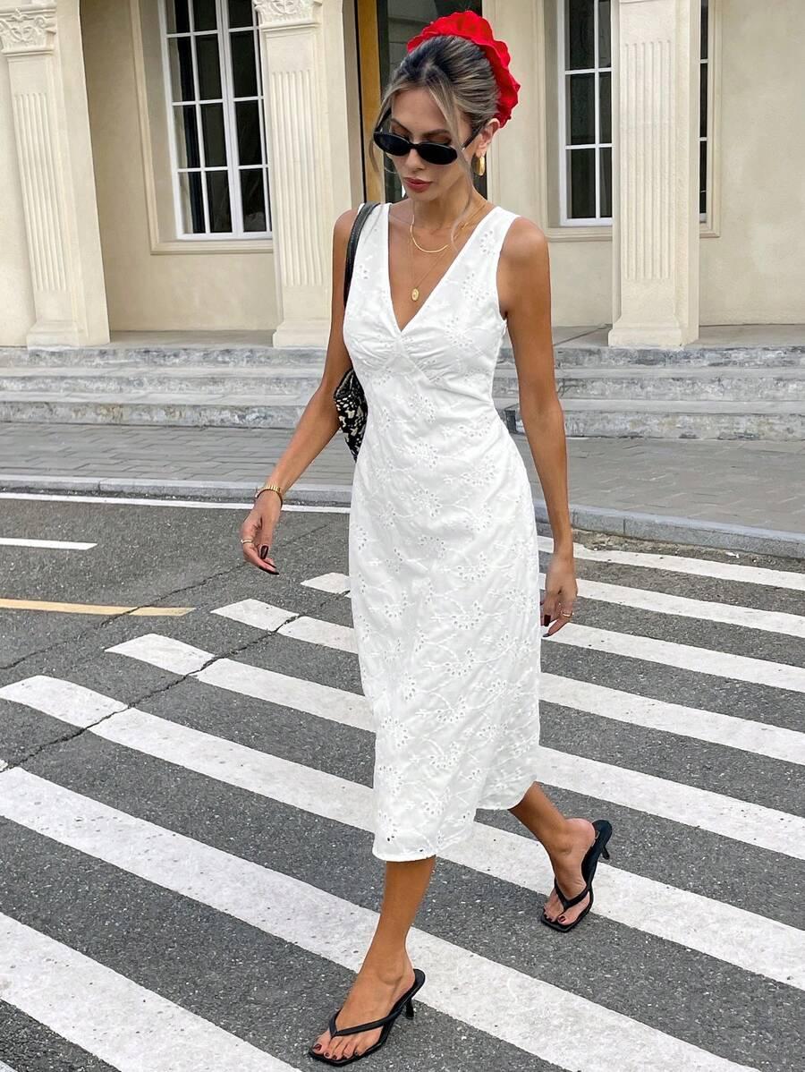 BIAŁA MIDI SUKIENKA BEZ RĘKAWÓW V NECK HAFT 