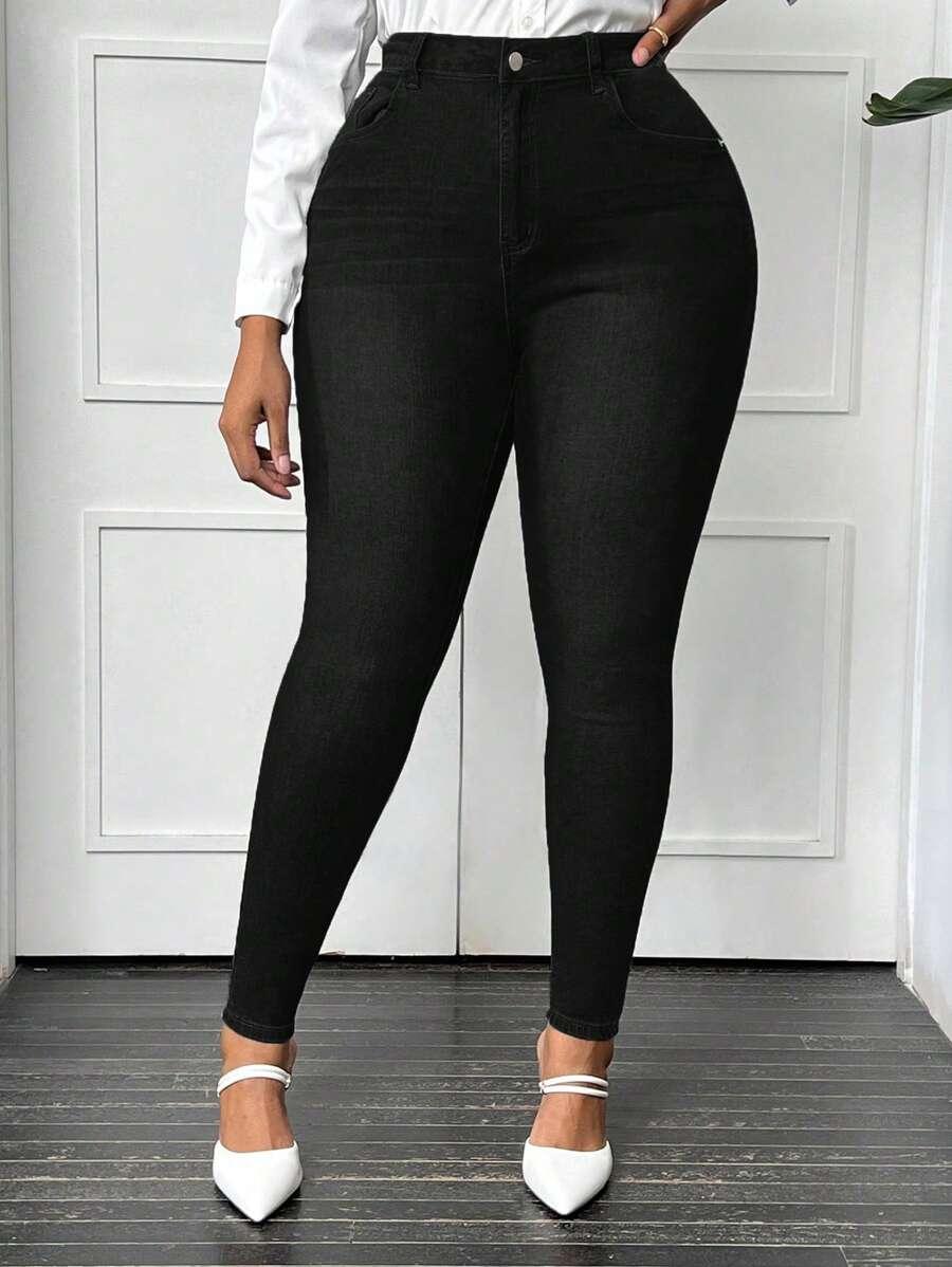 czarne spodnie jeans