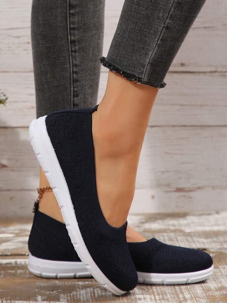 czarne buty sportowe 