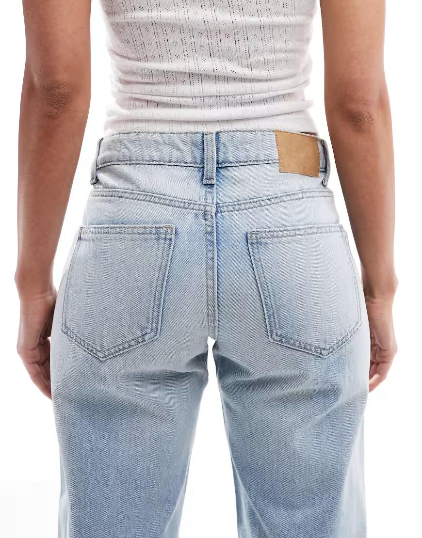NIEBIESKIE SPODNIE JEANS Z OBNIŻONYM STANEM