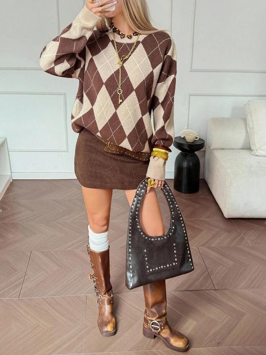 BRĄZOWY SWETER WZÓR 