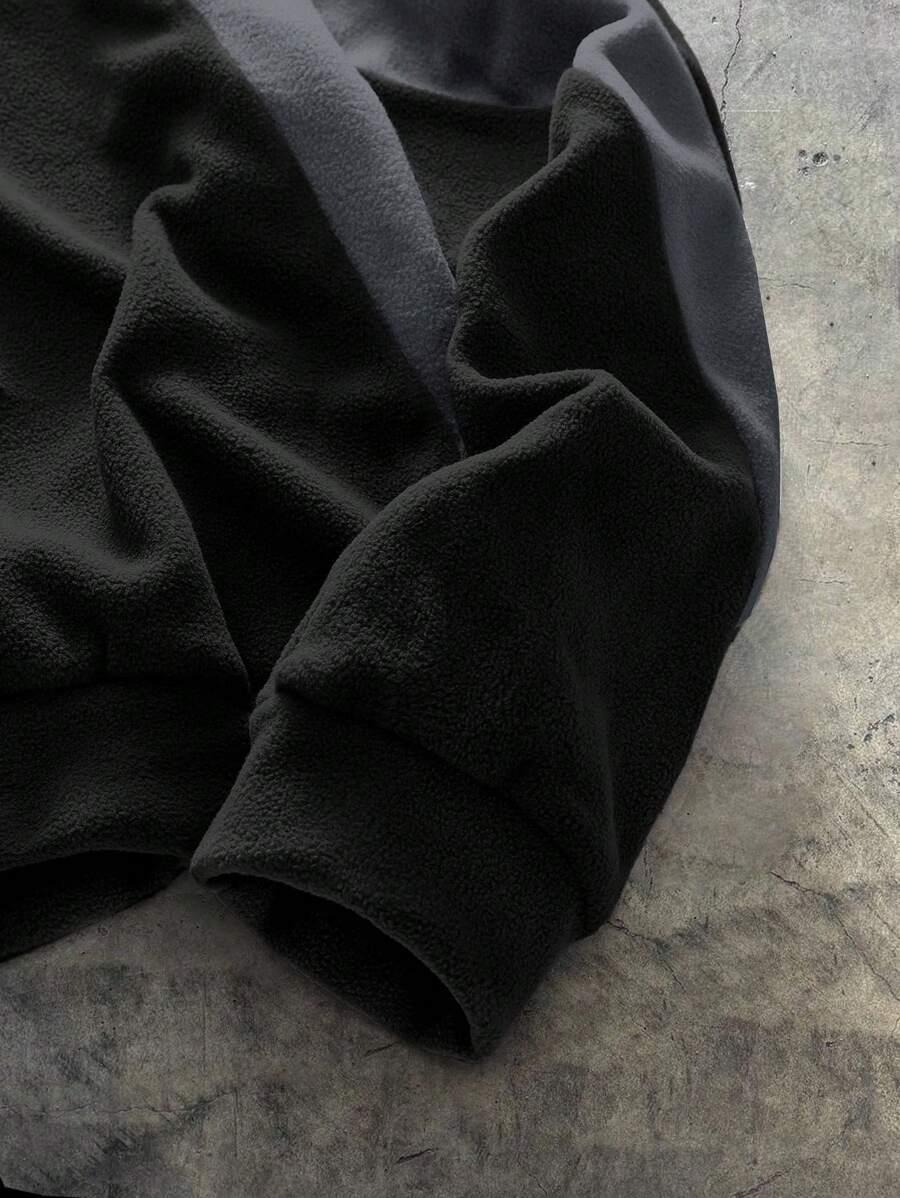 czarna bluza kontrast