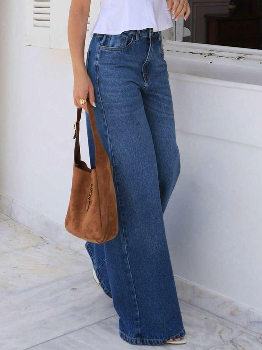 niebieskie spodnie jeans