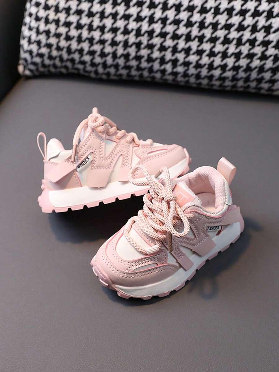 różowe buty sportowe
