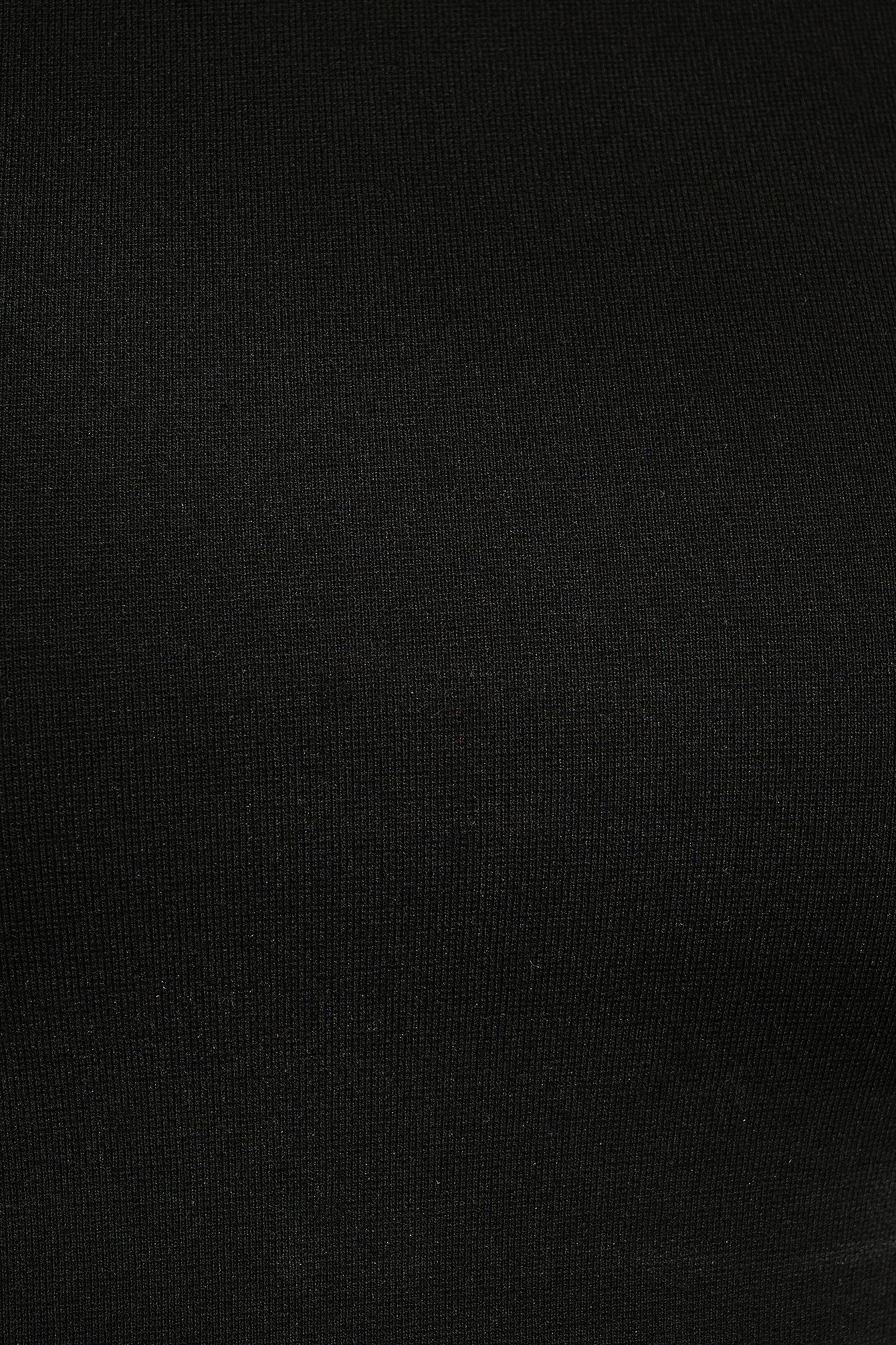 czarny crop top basic