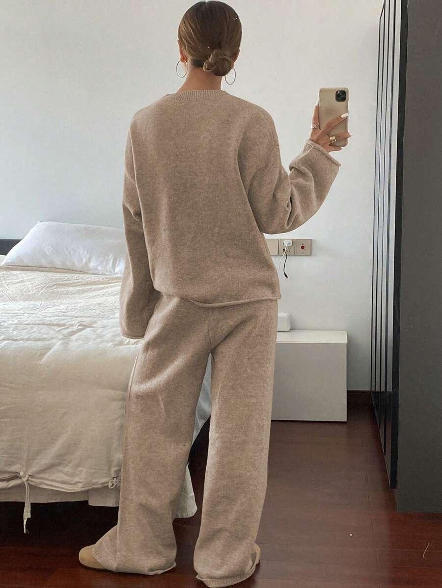 BEŻOWY SWETER OKRĄGŁY DEKOLT