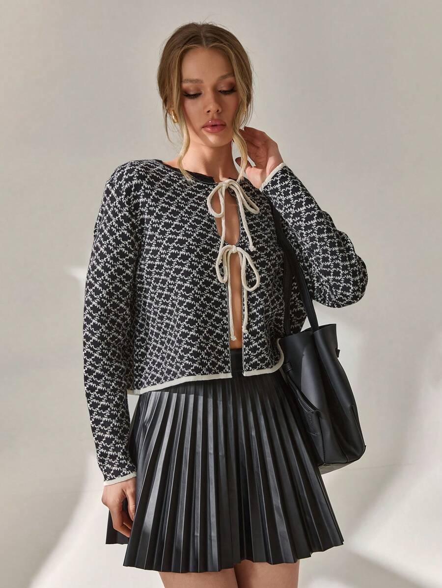 SWETER WIĄZANY Z WZOREM