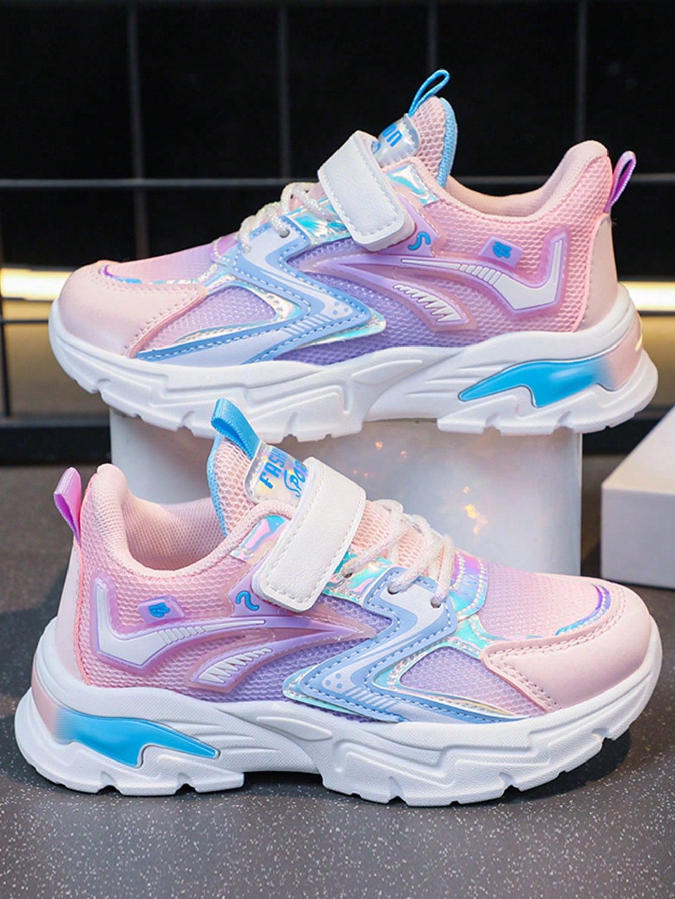 sznurowane buty sportowe