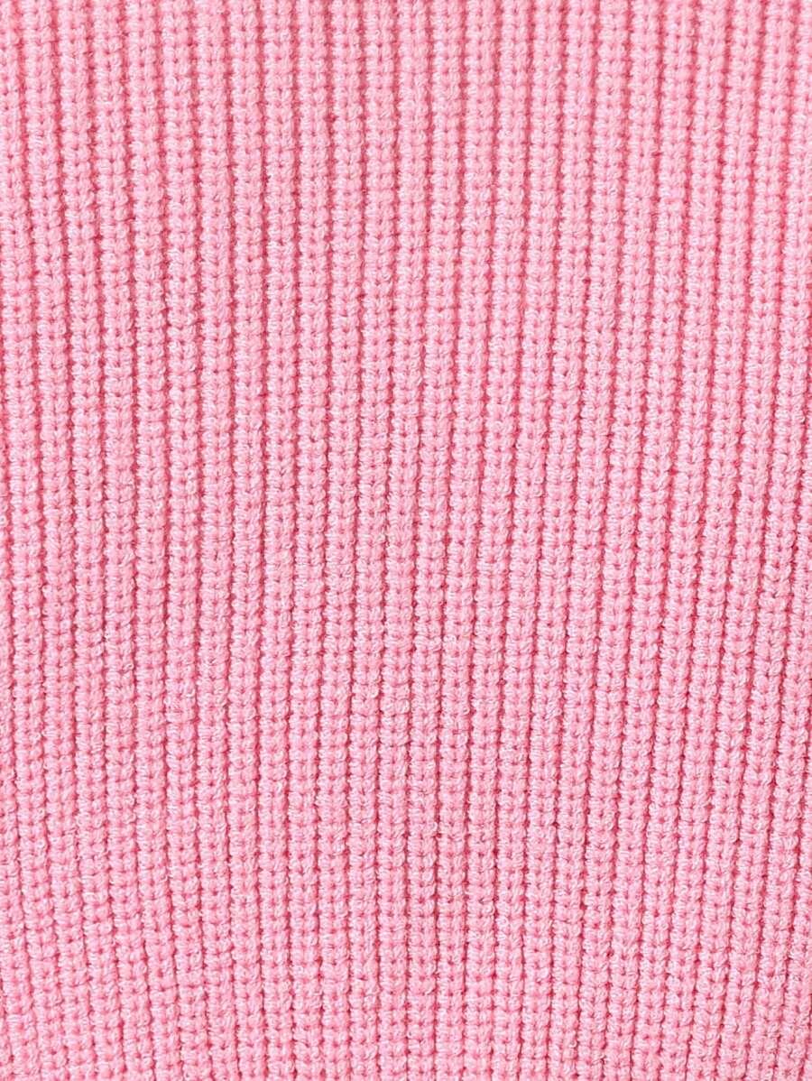 różowy sweter z golfem