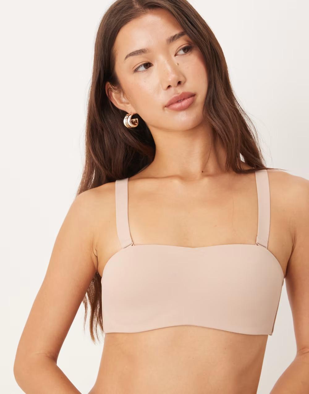 beżowy biustonosz bandeau