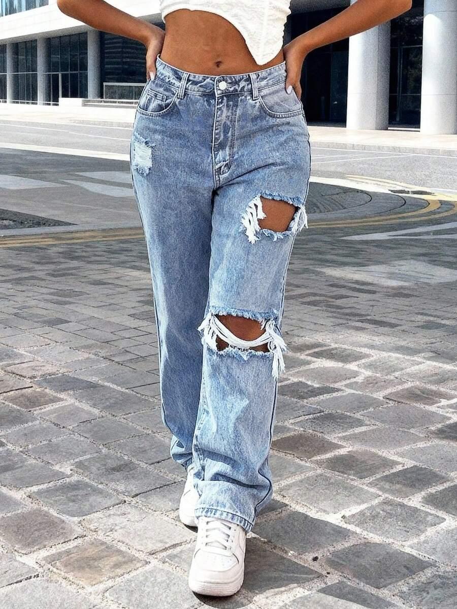 niebieskie spodnie jeans