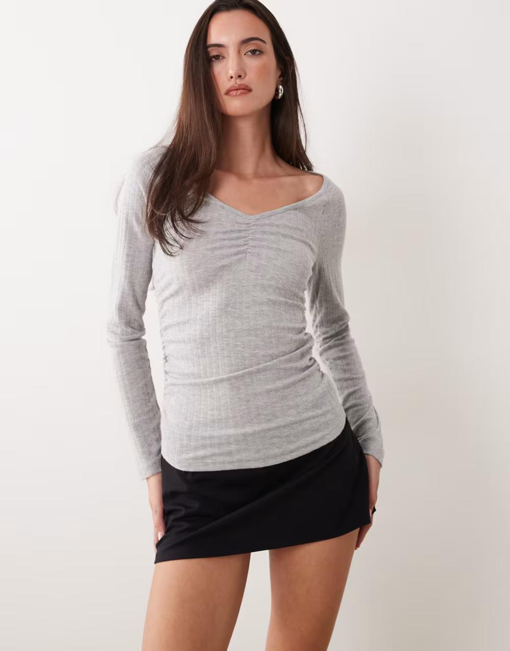 czarna mini spódnica casual