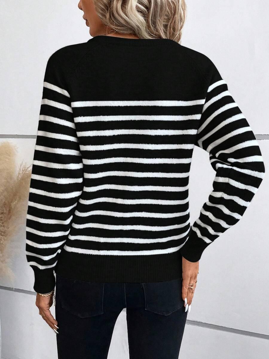 SWETER W PASKI GUZIKI