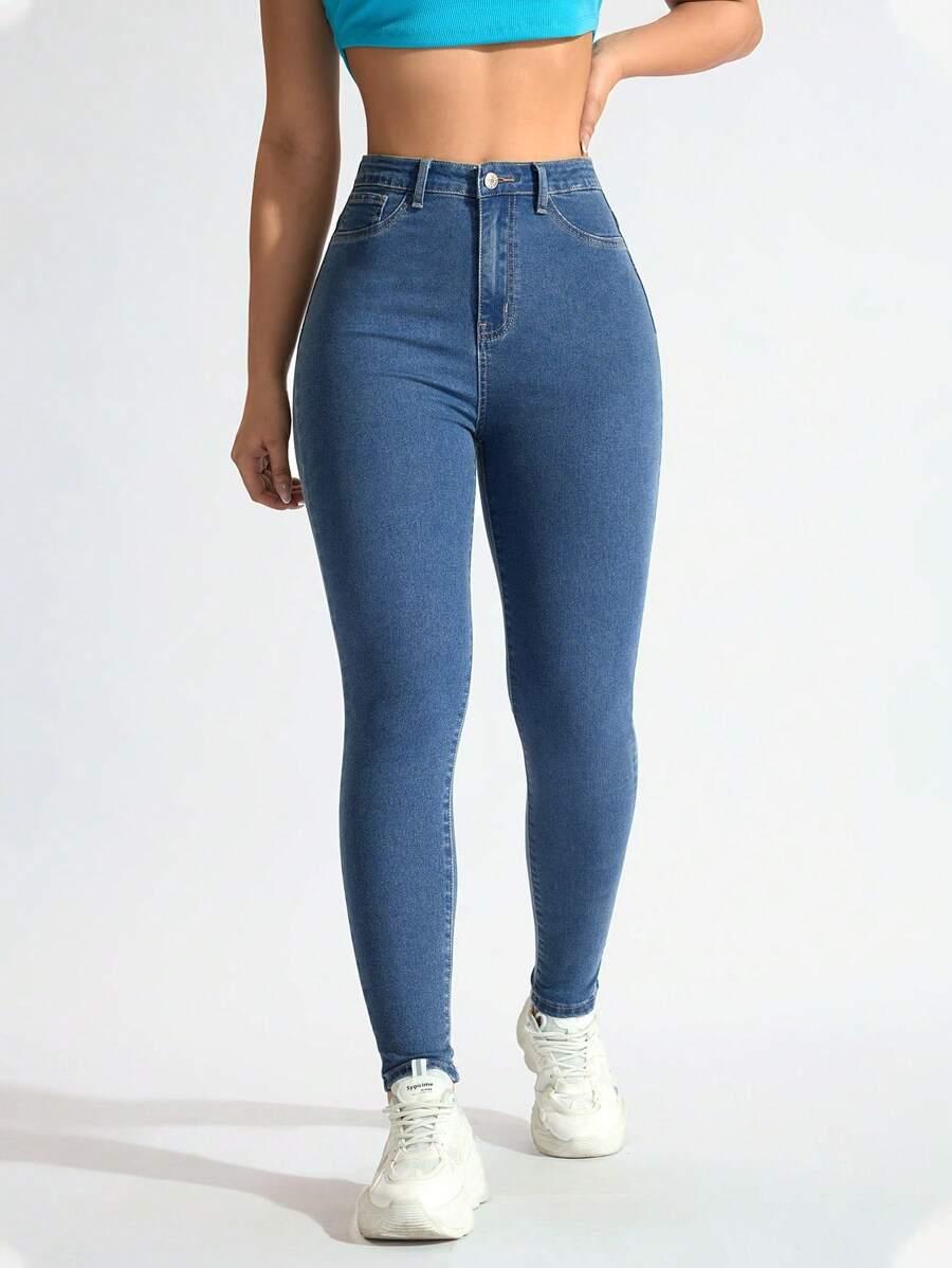 niebieskie spodnie skinny jeans