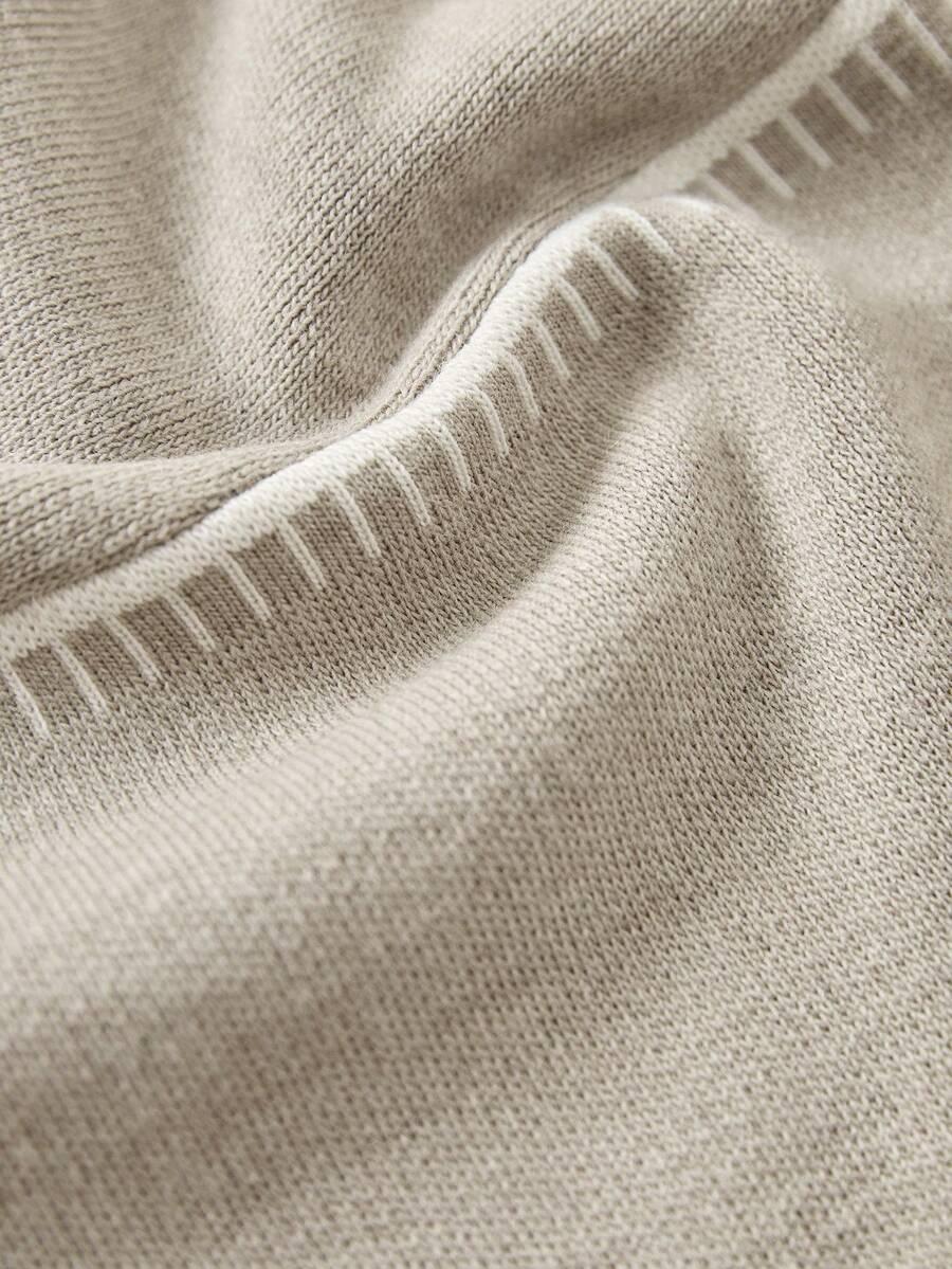 BEŻOWY SWETER KONTRAST 