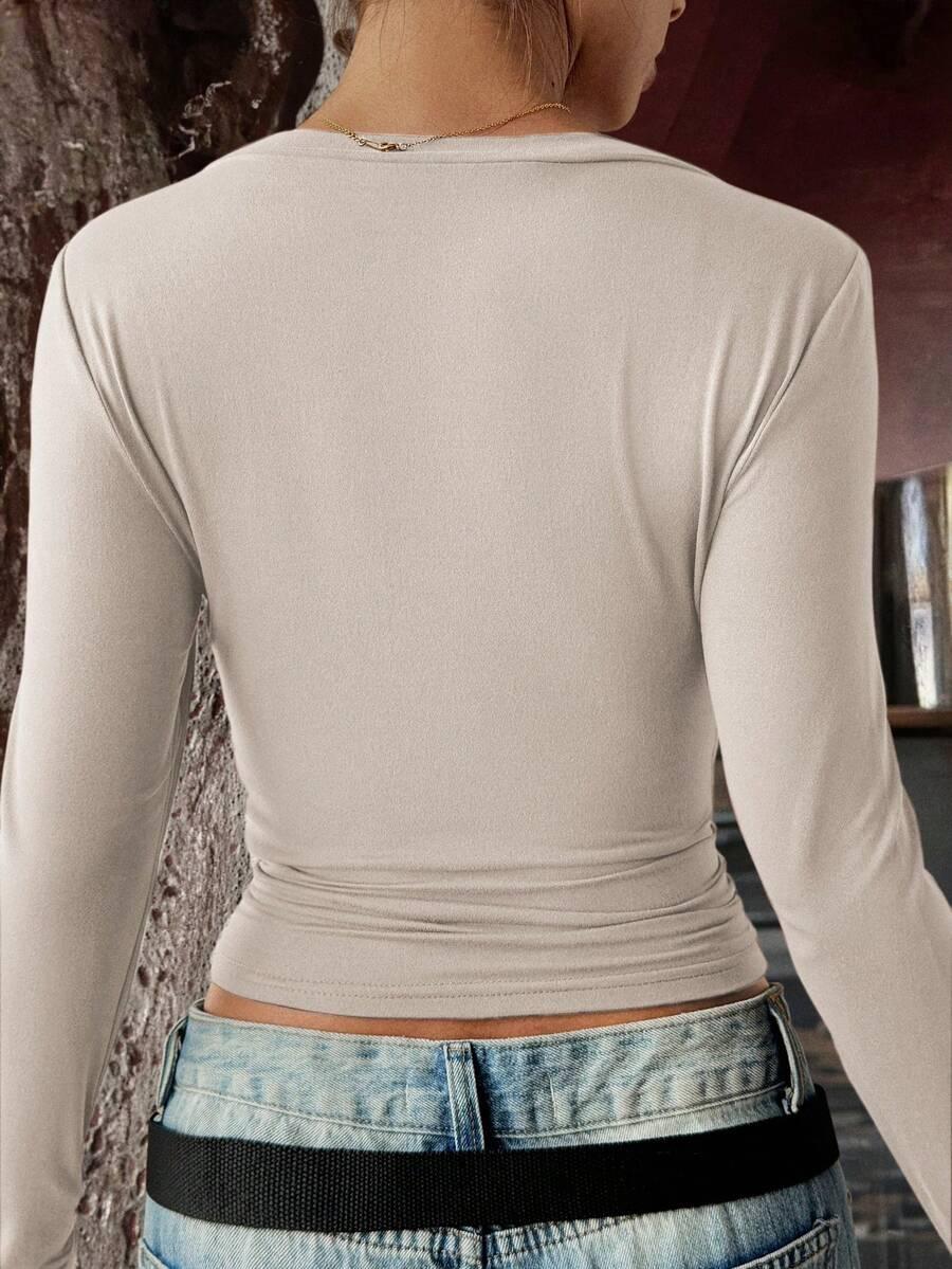 beżowa dopasowana bluzka v neck 