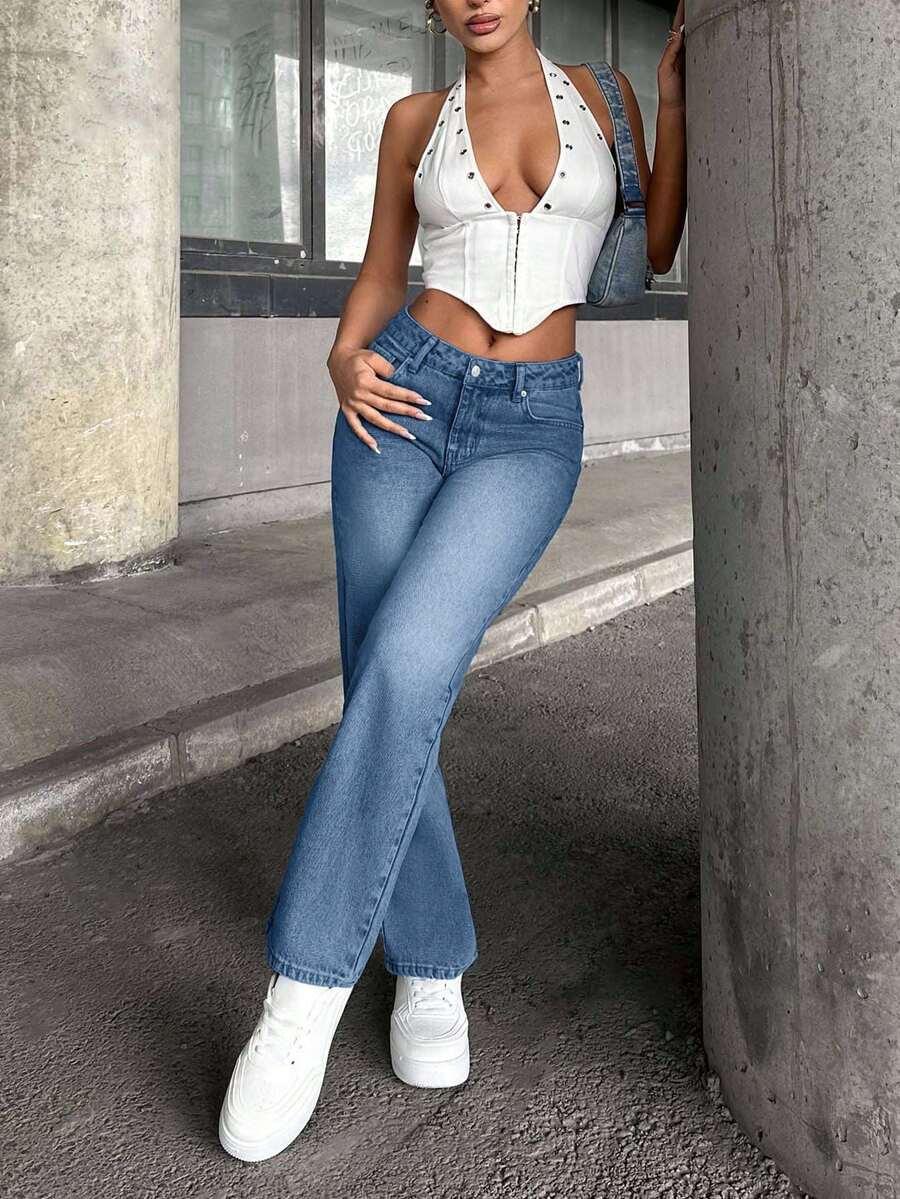 niebieskie spodnie jeans 