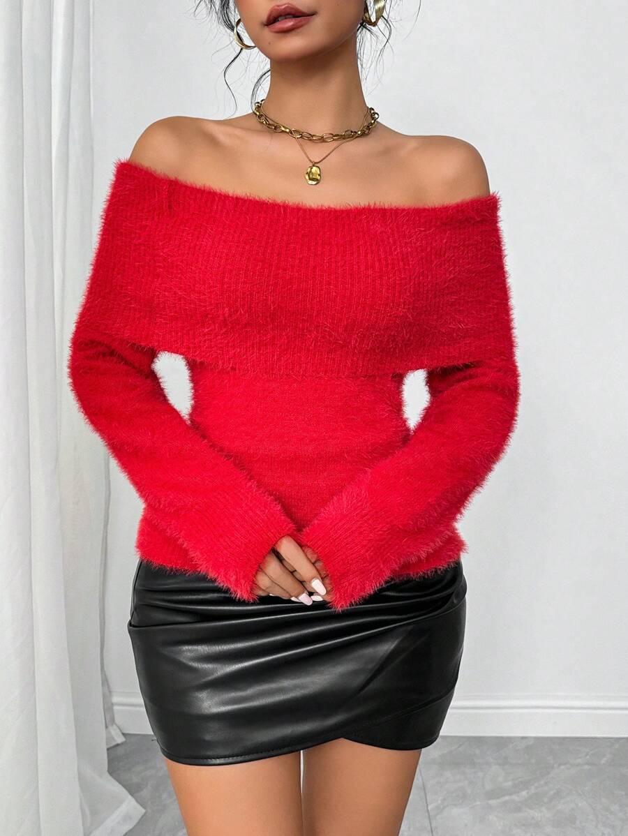 CZERWONY SWETER ODKRYTE RAMIONA