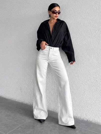 białe jeansy casual
