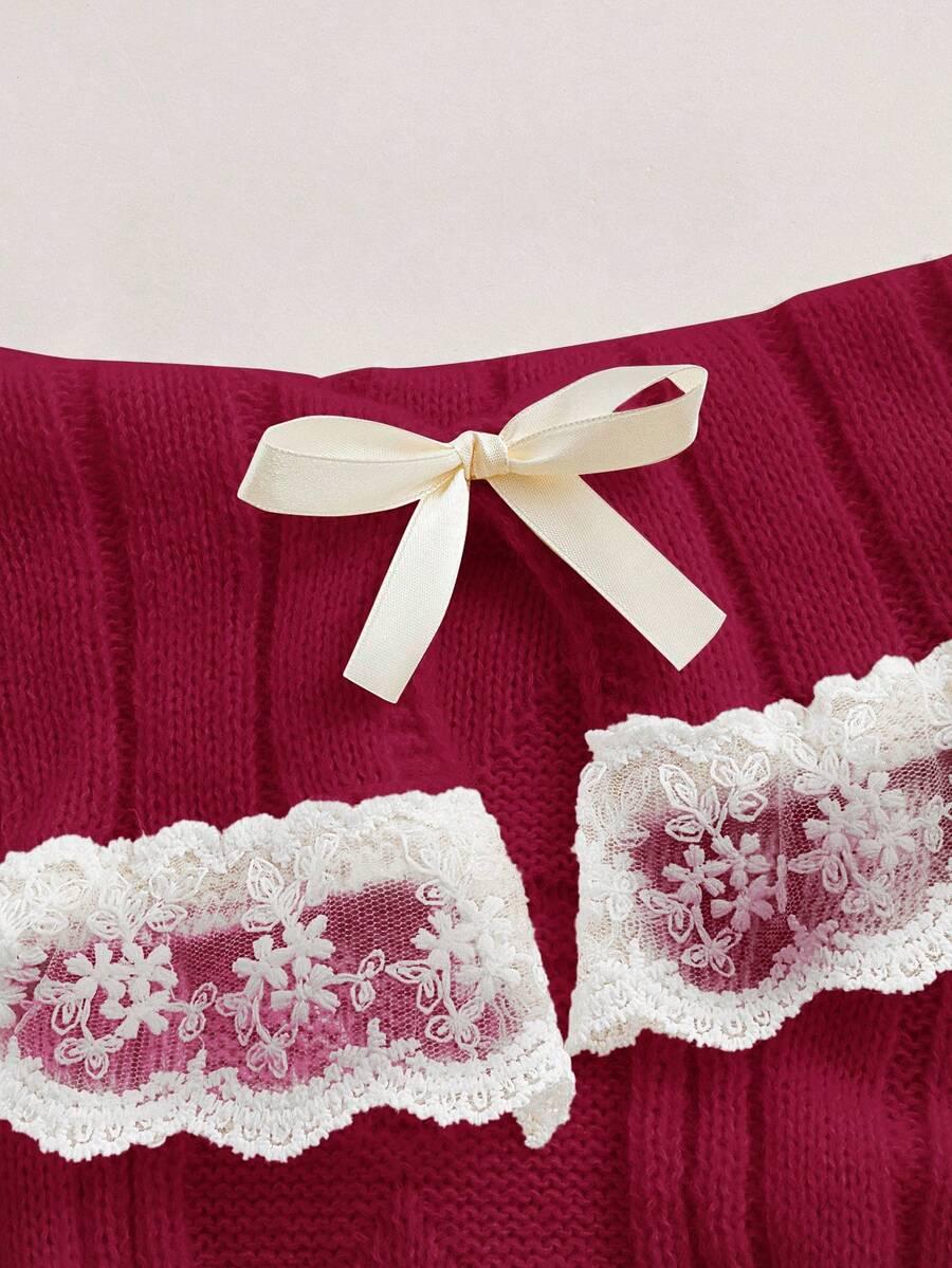 czerwony sweter koronka