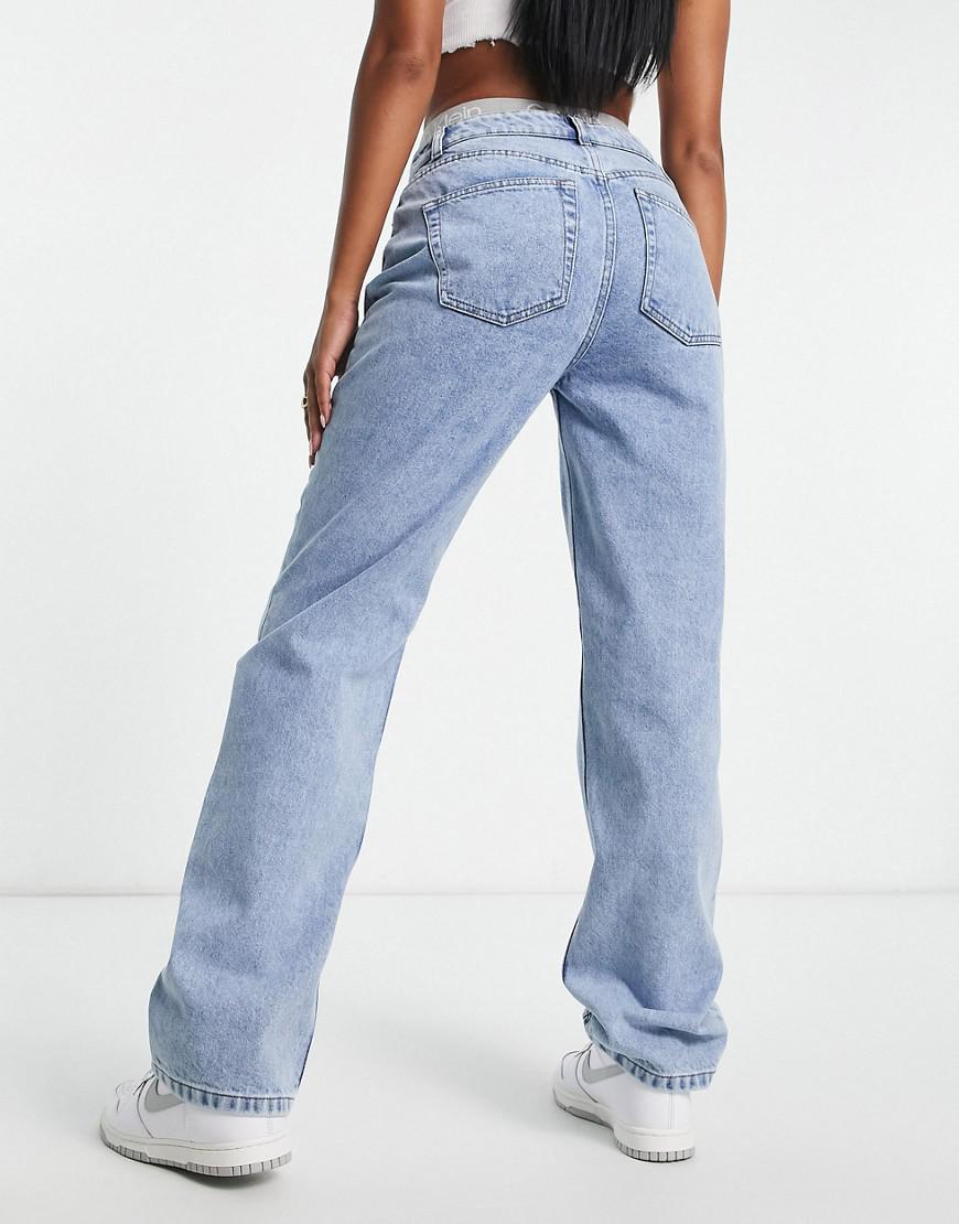 niebieskie jeansowe proste spodnie