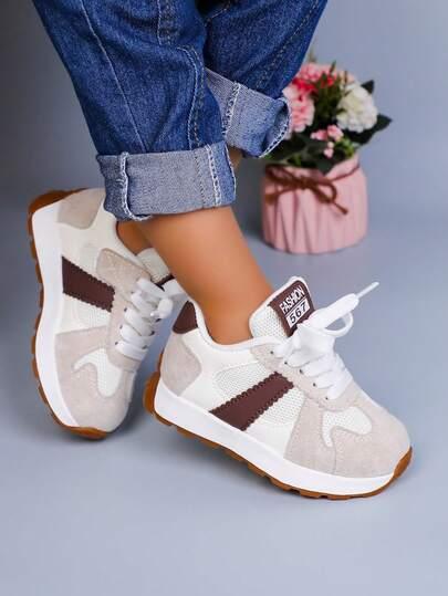 sznurowane buty sportowe 