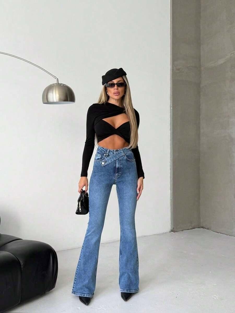 niebieskie spodnie jeans 