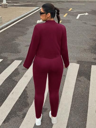 czerwony komplet top bluza legginsy