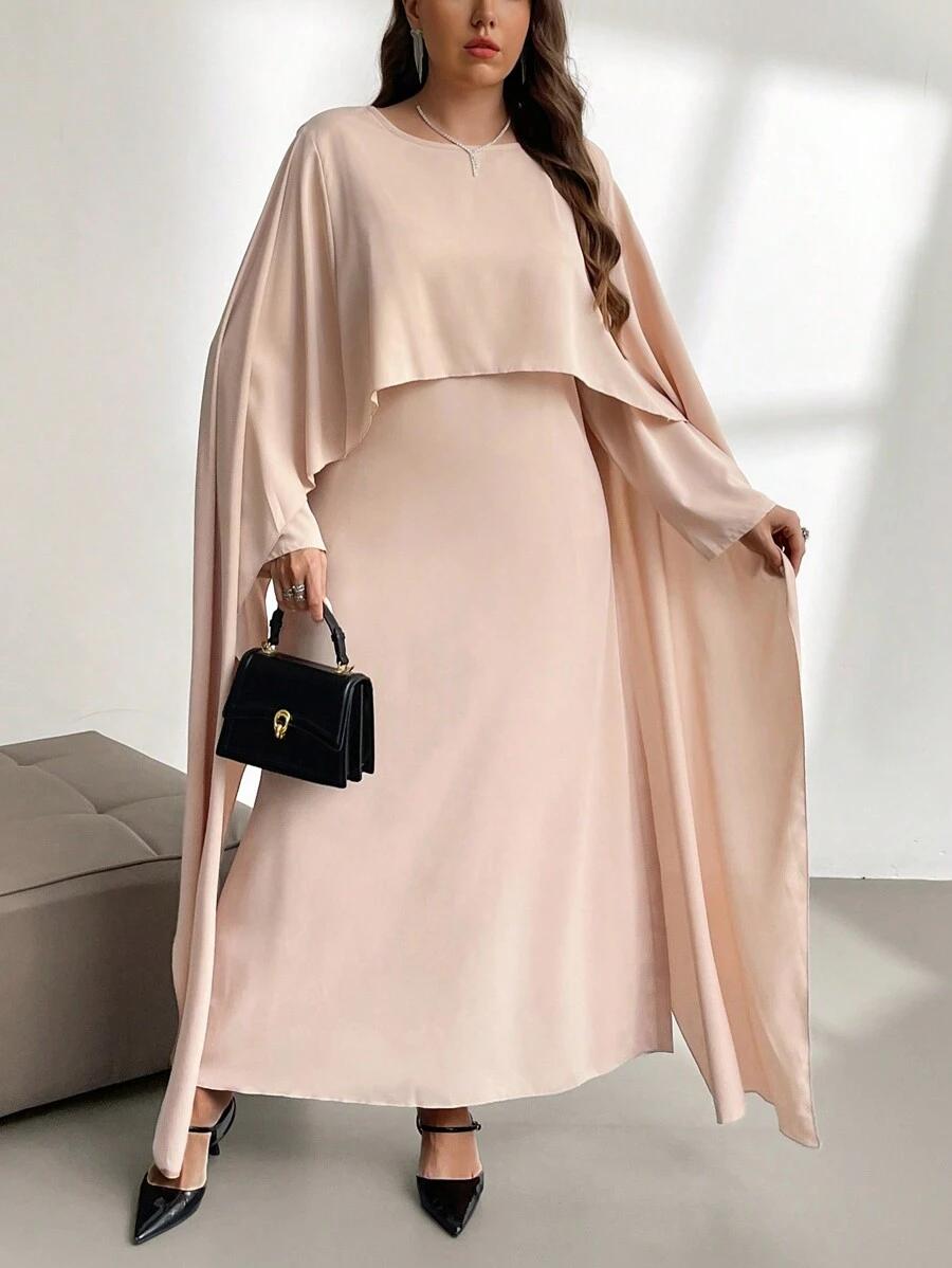 ELEGANCKA SUKIENKA MAXI Z PELERYNĄ 