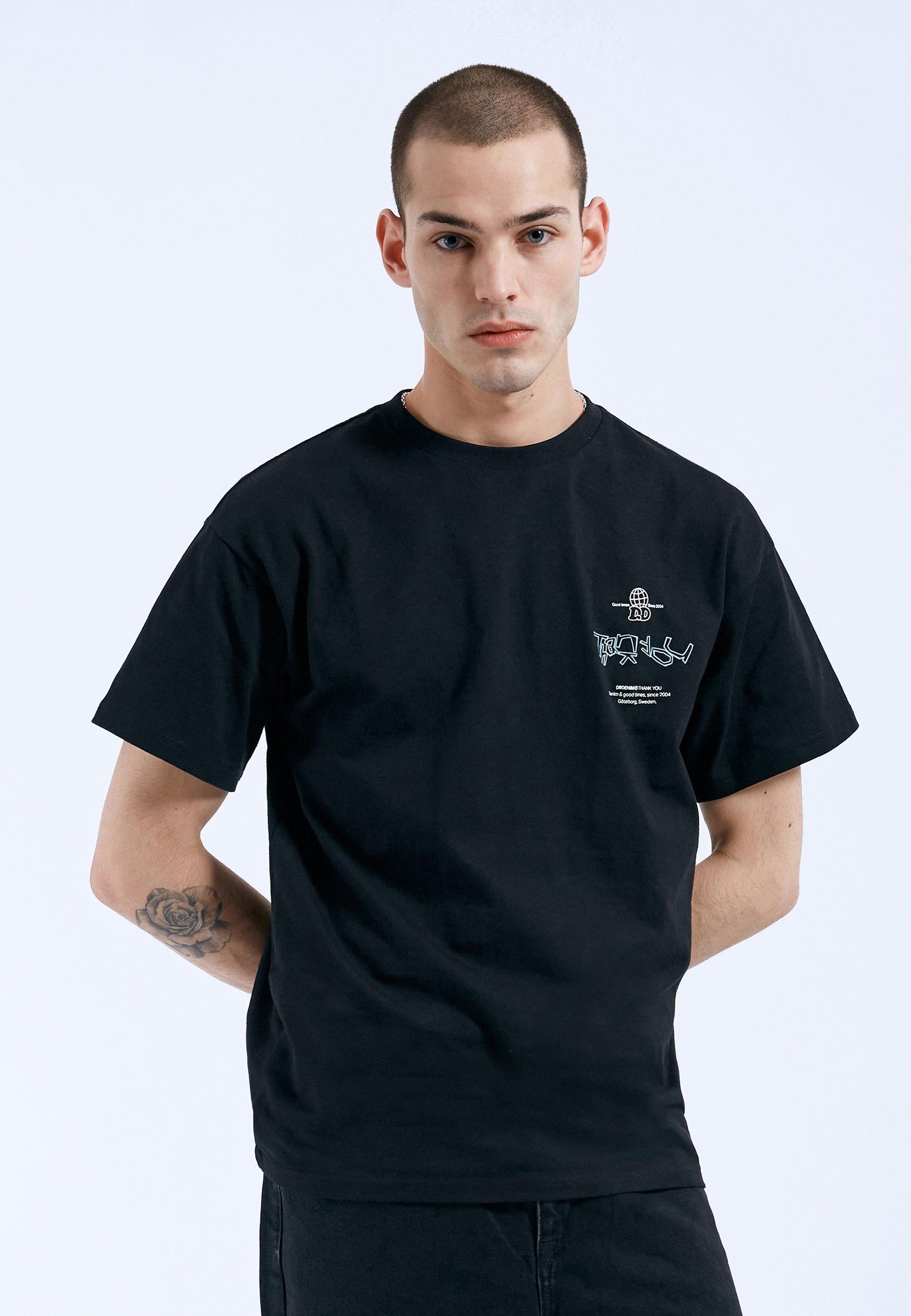 czarny t-shirt nadruk