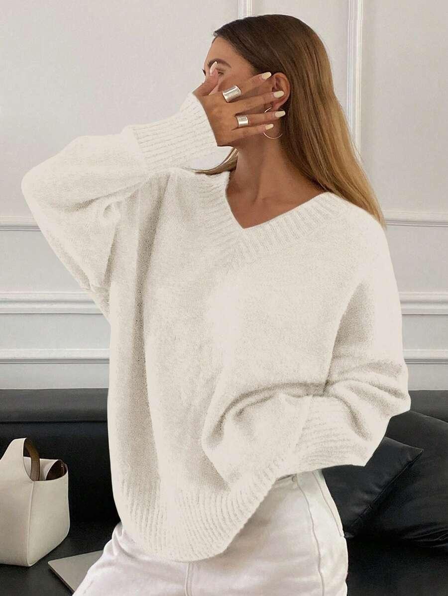 BEŻOWY SWETER V-NECK 
