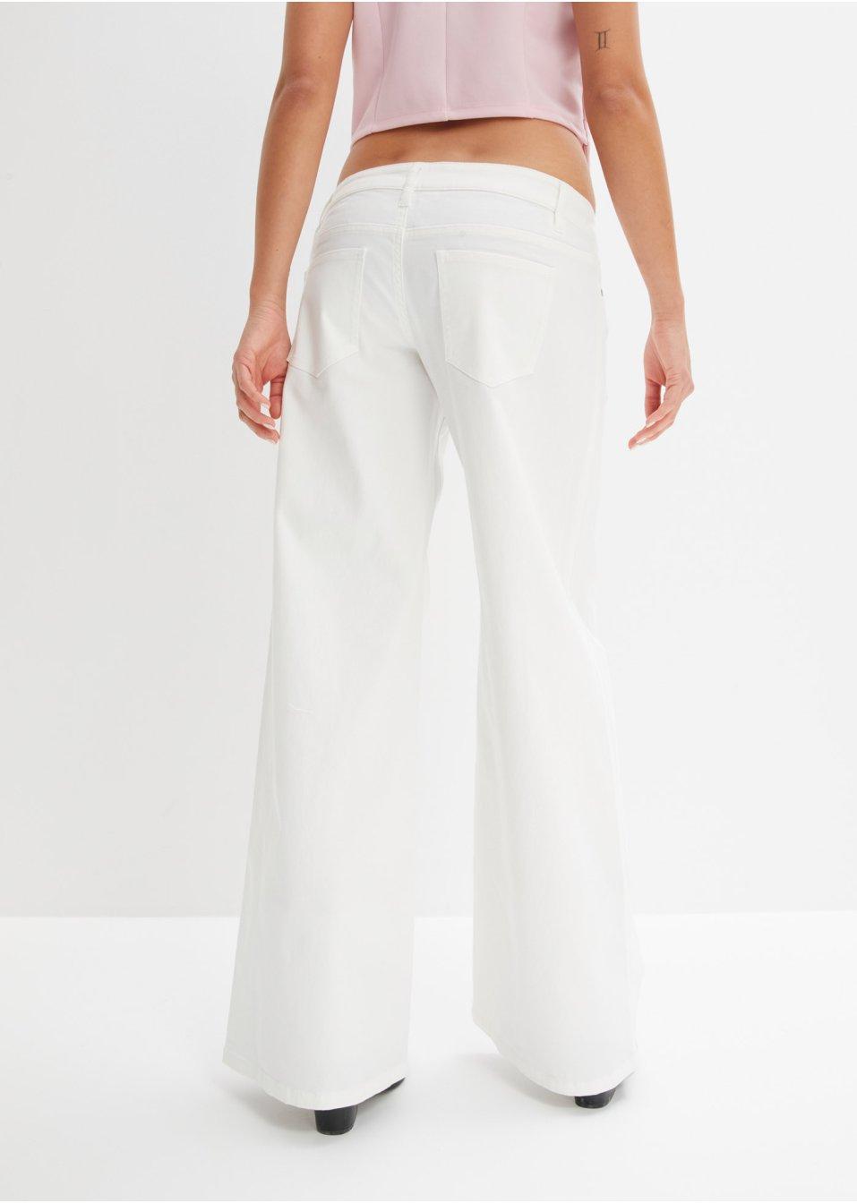 białe spodni jeans szerokie nogawki