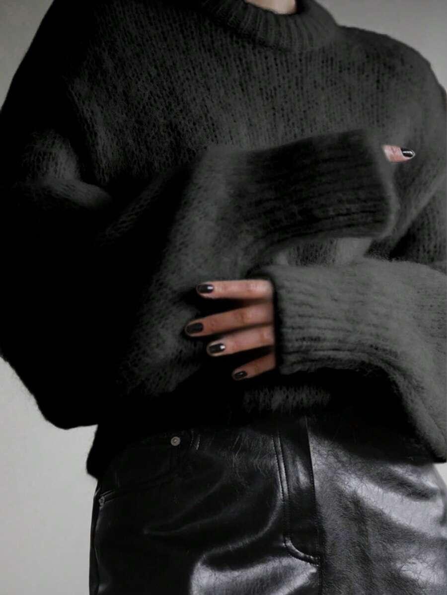 CZARNY DZIANINOWY SWETER