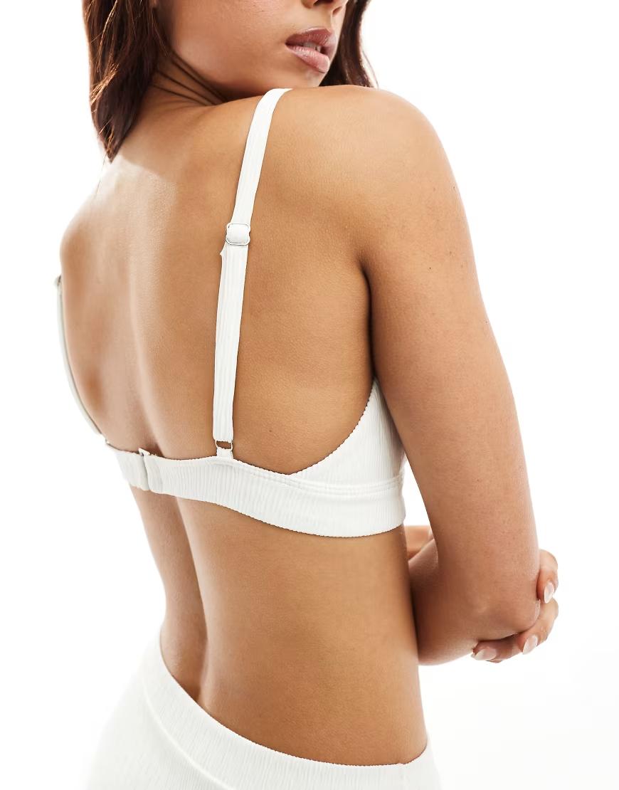 BIAŁA GÓRA OD BIKINI PRĄŻKI