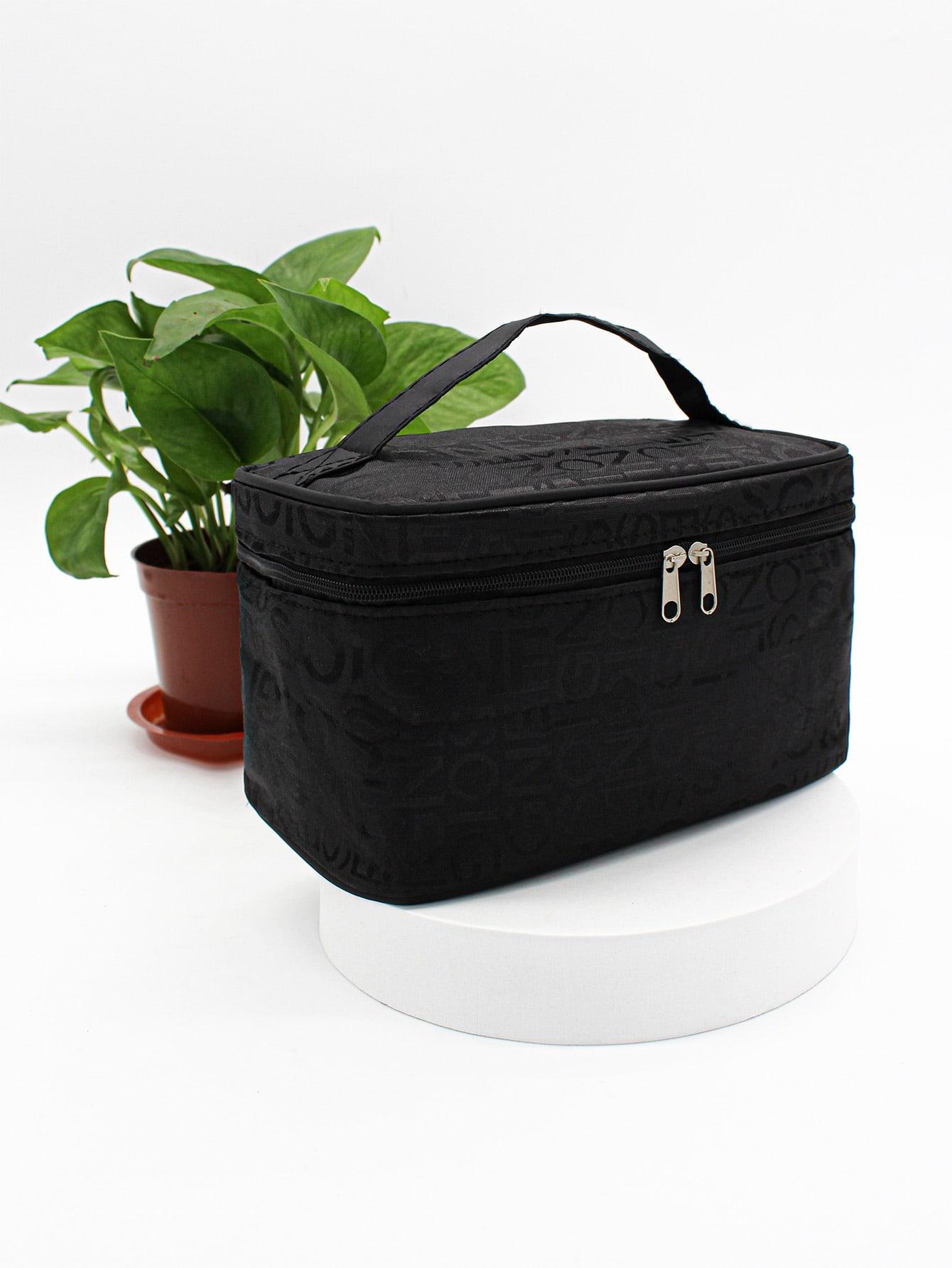 czarna kosmetyczka zamek